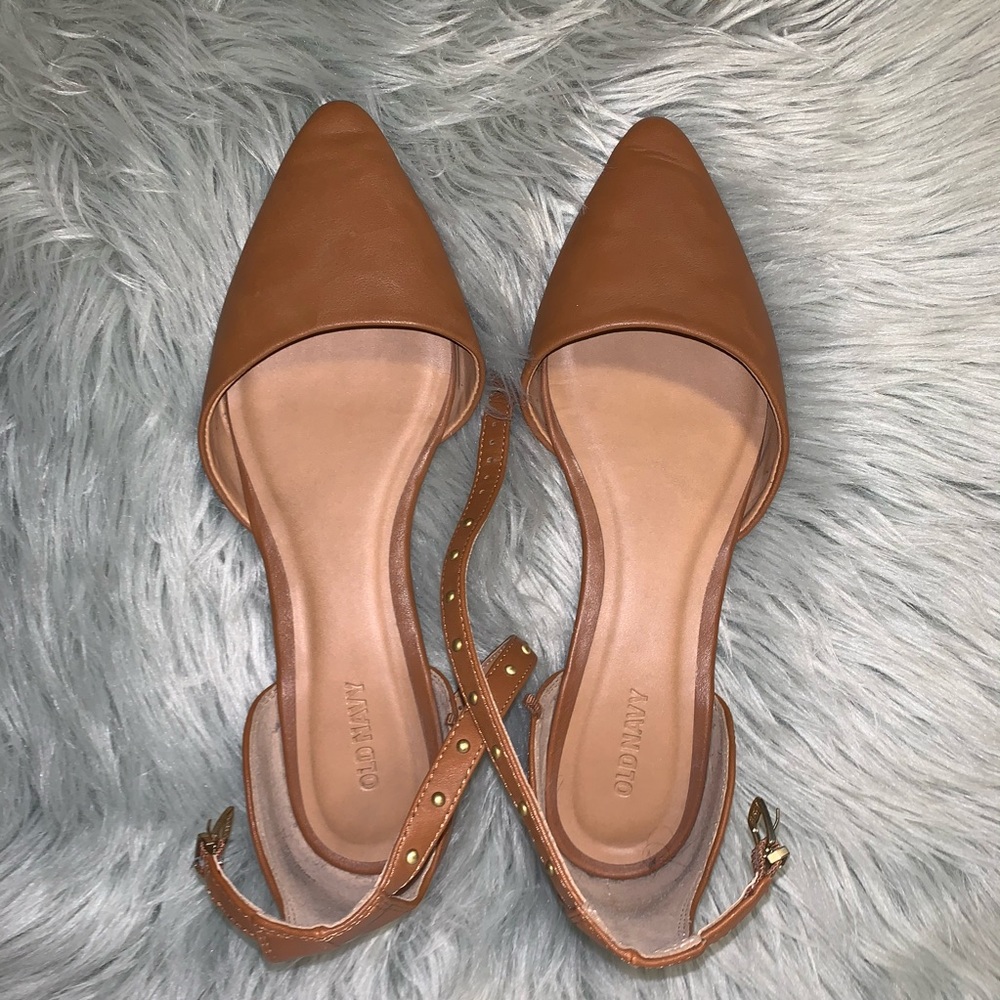 Old Navy — Pointed toe Brown Flats — size 9